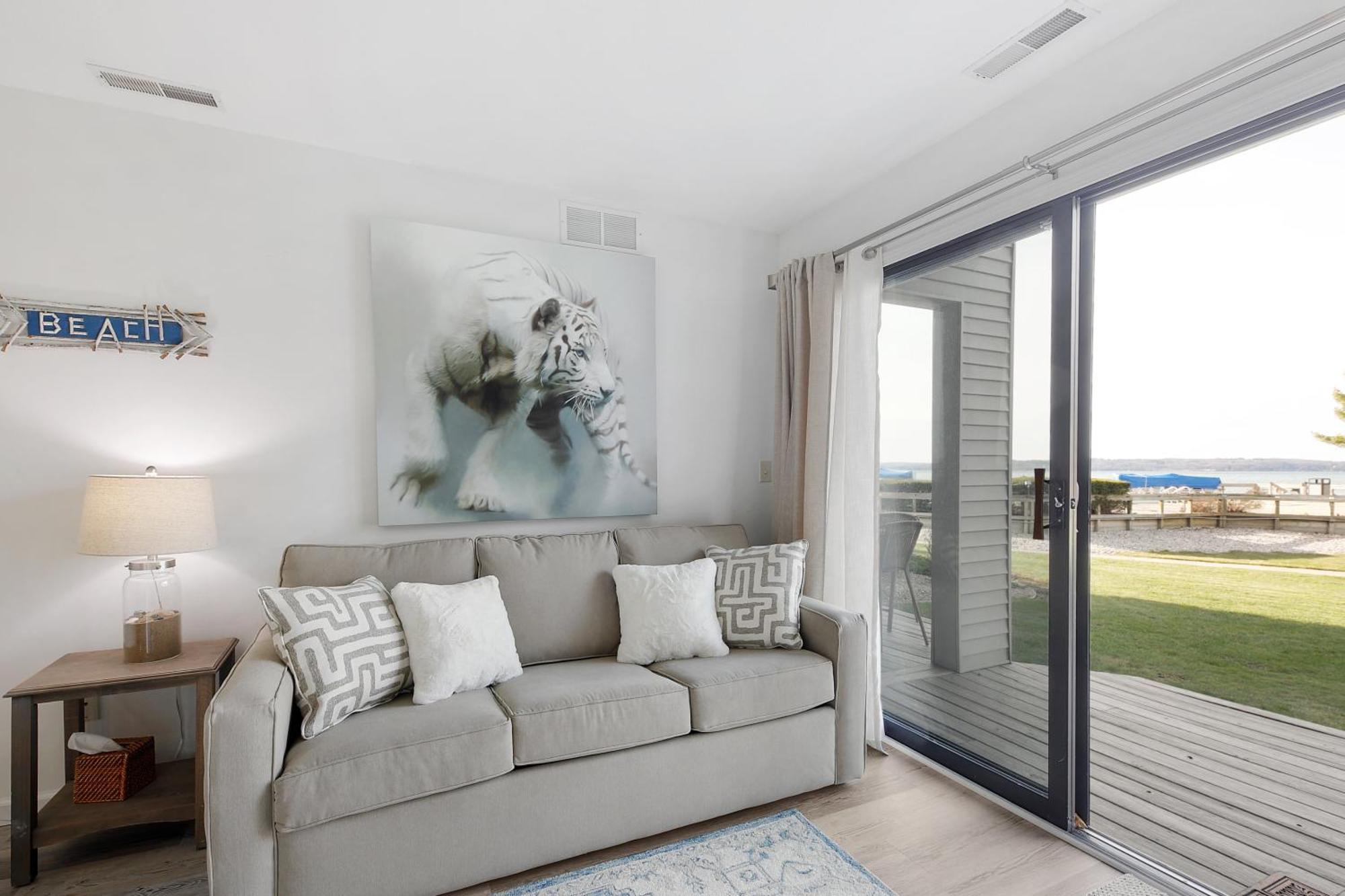 Gorgeous 2 Bedroom Lake View Condo Traverse City Exterior foto
