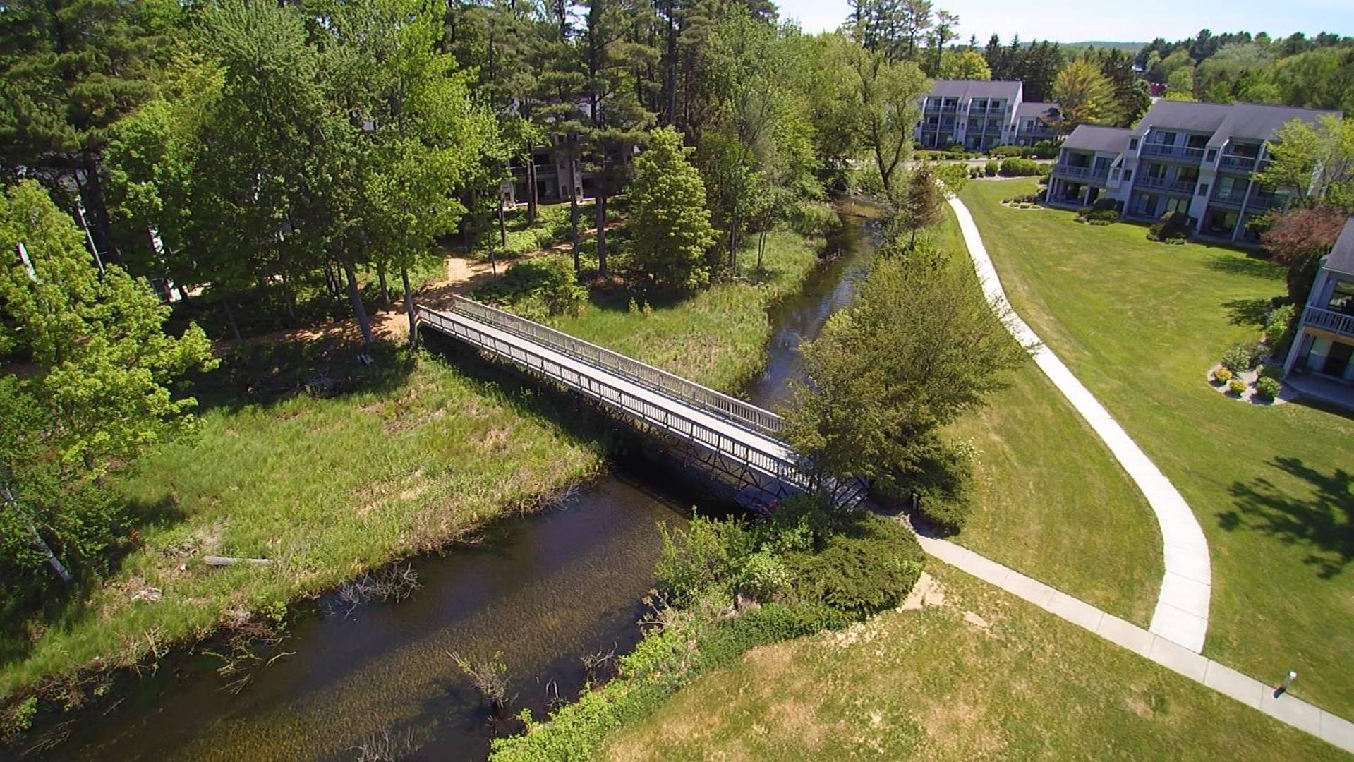 Gorgeous 2 Bedroom Lake View Condo Traverse City Exterior foto