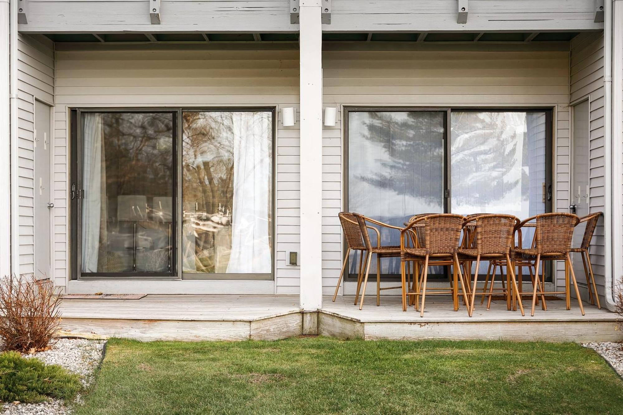 Gorgeous 2 Bedroom Lake View Condo Traverse City Exterior foto